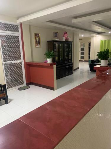 Scarlett Near Mount Zion