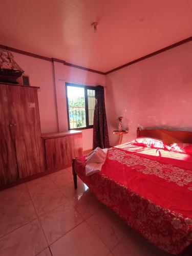 Riverside at Aninuan Accommodation and Food