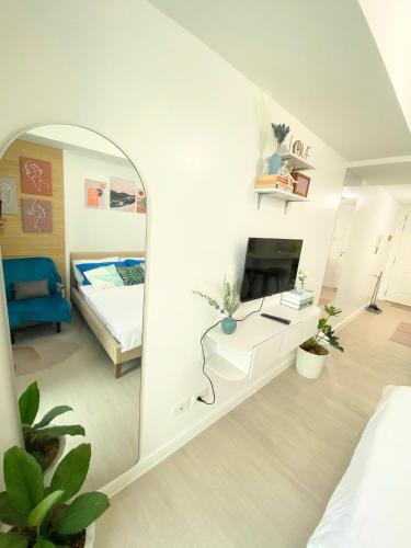 Stylish studio type apartment in Azure North