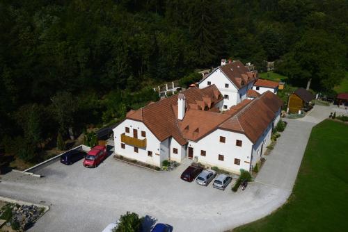 Restaurace a Penzion Kadlcuv Mlýn