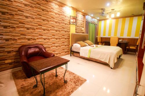 Amor Building - Urdaneta City