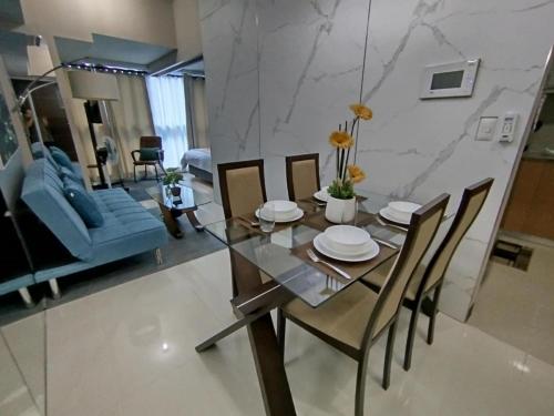 Cozy 1BR UPTOWN PARKSUITES Tower1 BGC