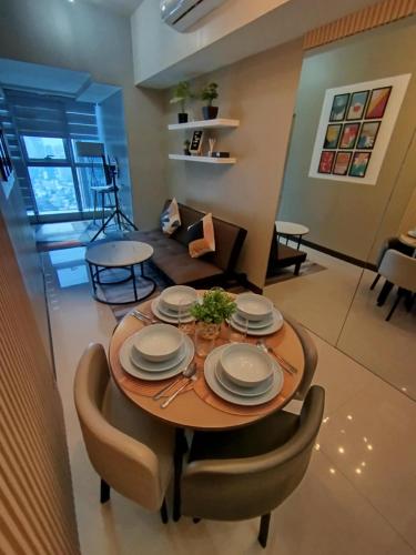 Uptown Parksuites Tower 1 BGC