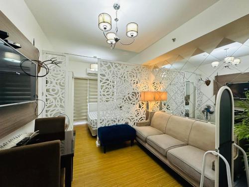 Near Bgc 1 bedroom with balcony Neflix