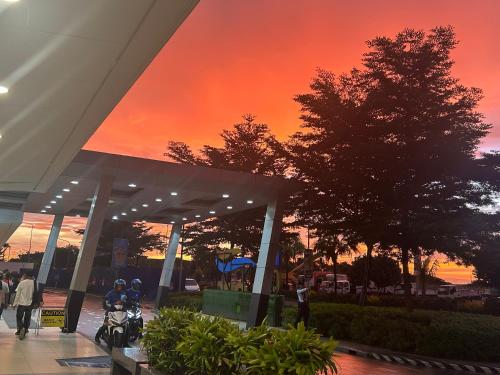 Shore Residences Moa