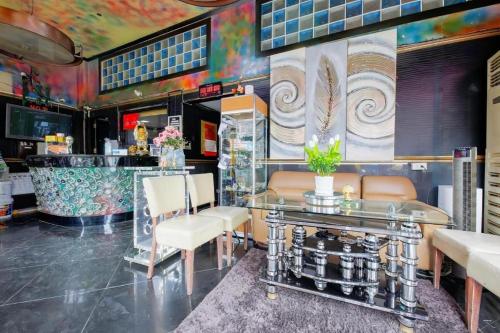 Emperor Manila Boutique Hotel By Reddoorz