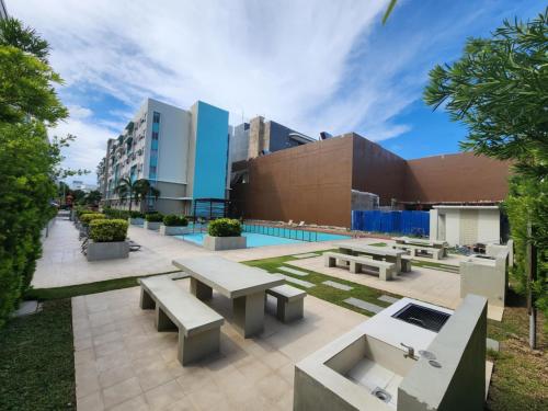 A Marina Spatial 2BR , 2Showers, 1Balcony, 1 Storage Room