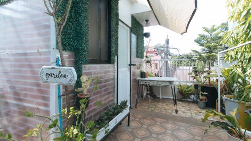 Flip-Flops Hostel