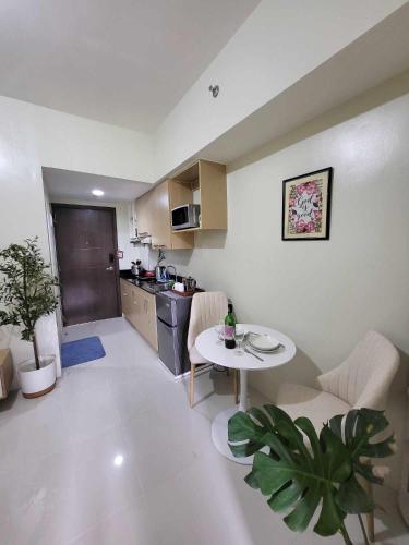 My Cozy Home in Brenthill with Balcony