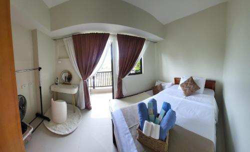 My Cozy Home in Brenthill with Balcony