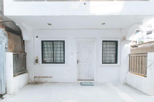 Stay inn Station 2 Boracay by RedDoorz