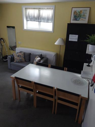 Uniikki talo kirjastosilta - Unique house at centre