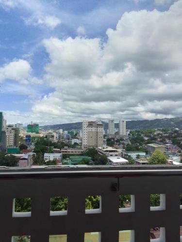 BUDGET RENTAL UNIT near Ayala Center Cebu