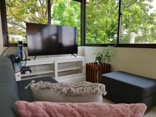 4-5br Apartment in Paranaque for Staycation