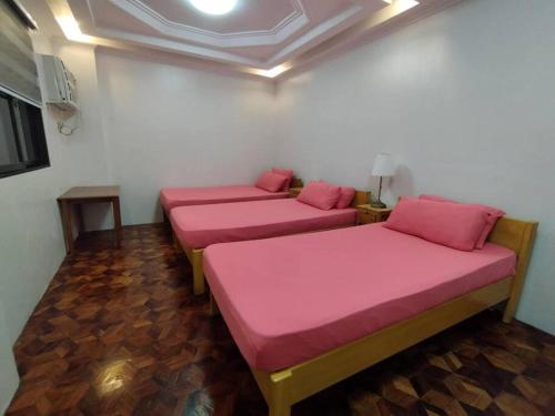 4-5br Apartment in Paranaque for Staycation