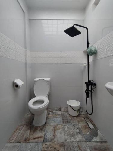 4-5br Apartment in Paranaque for Staycation