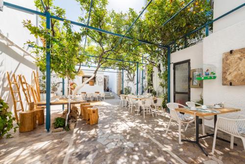 Lefka Hotel Apartments & Studios