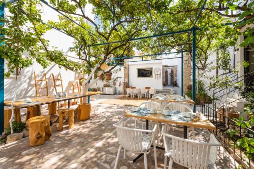 Lefka Hotel Apartments & Studios