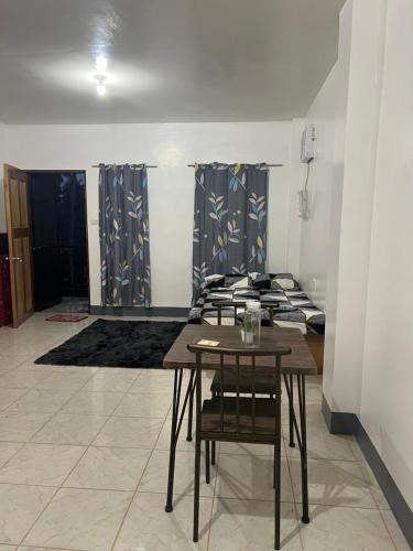 Affordable Apartelle 15mins to the Airport Airport & Sugba Lagoon-Triple Beagle Apartment