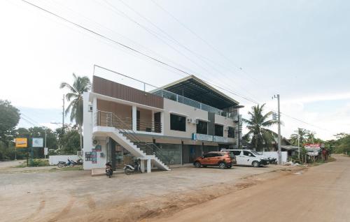 RedDoorz at Happy Stay Apartelle