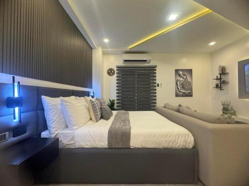 Modern Smart Studio Unit Bachelor's Pad