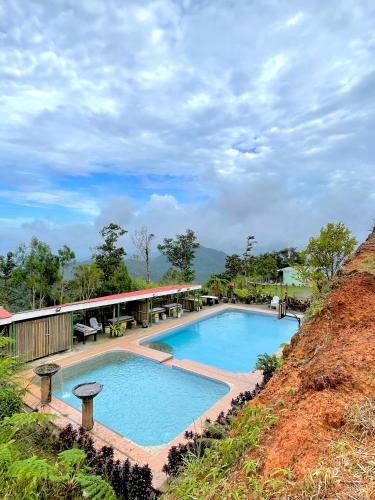 Ocean and Mountain Breeze Camp Resort