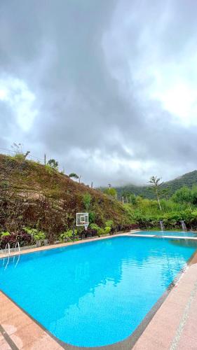 Ocean and Mountain Breeze Camp Resort