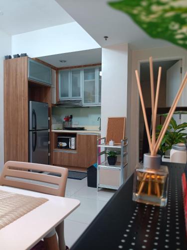 CB Homestay 2BR Unit Taguig Self-Check-In & Wi-Fi