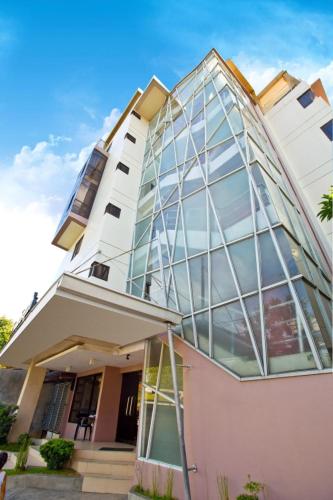 Travelbee Business Inn