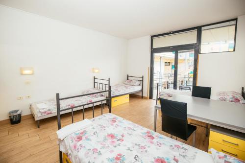 SD Koper Motel Port