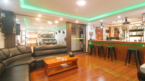 RedDoorz at Prince Hotel near NAIA T1