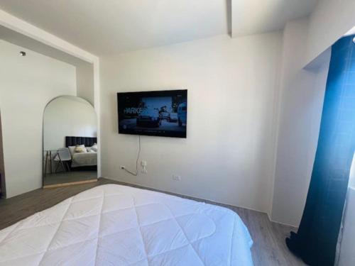 Brand new! Minimalist studio space