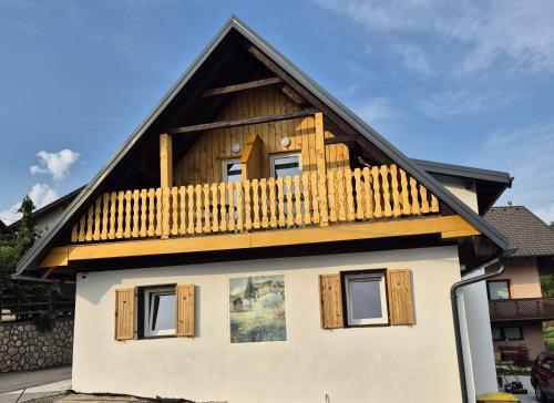 Slovenian House Mira