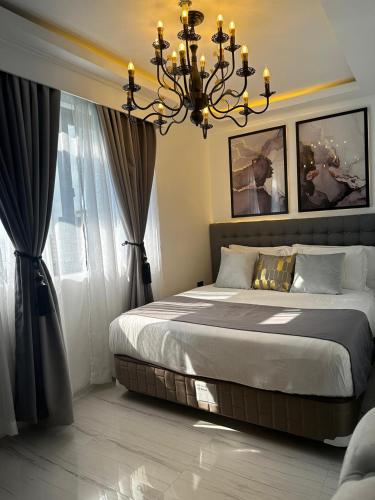 Isabelle Royale Hotel & Suites