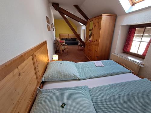 Bauernhof & Pension Kronenburghof