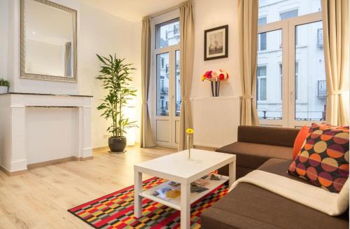 Central Brussel - steps Grand Place - local vibrant neighbourhood