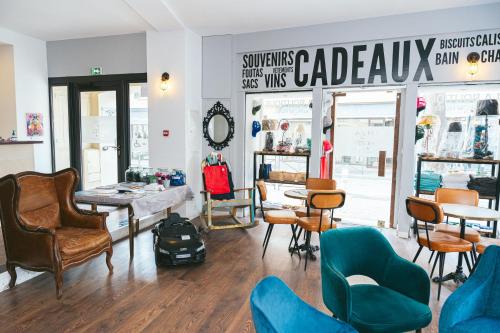 Holidays & Work HOTEL RESTAURANT