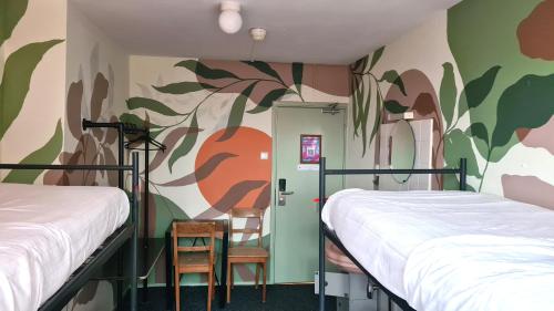 The Flying Pig Beach Hostel