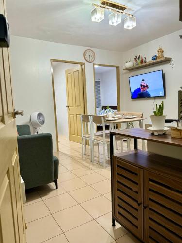Two- Bedroom New Condo, Free Hi-Speed Wifi