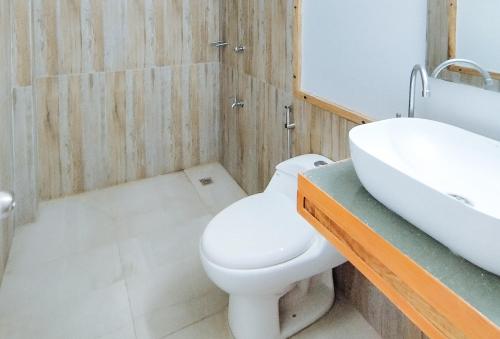 Estancia Roadside Inn by RedDoorz