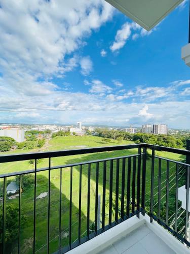 * *7 Metro View Studio