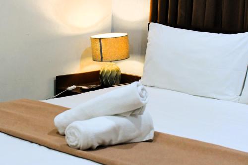 Arzo Hotel Makati by OYO Rooms