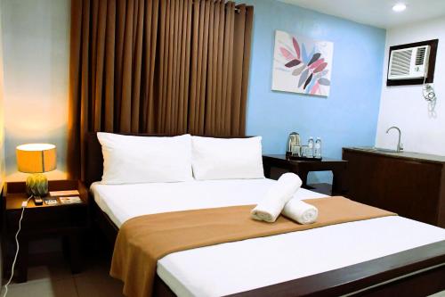 Arzo Hotel Makati by OYO Rooms