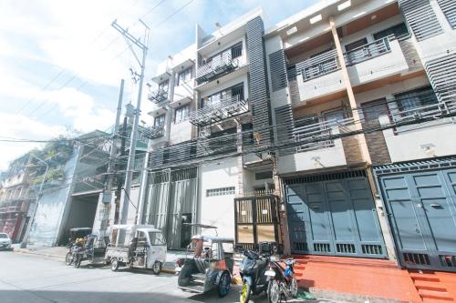 RedDoorz at MGP Apartelle Near Espana