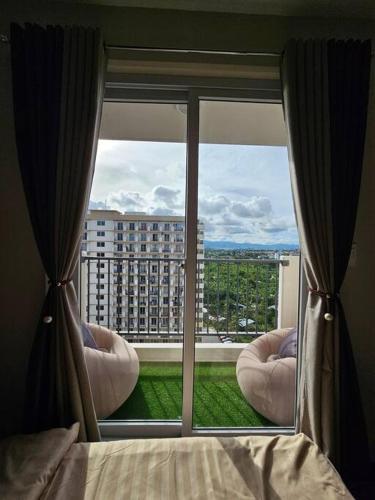 Warm and Cozy, Resort like Condo in LapuLapu 14th flr Near Airport