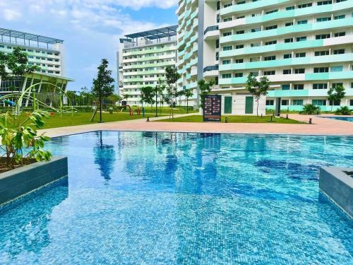 Nice one BR condo free pool in Commonwealth QC
