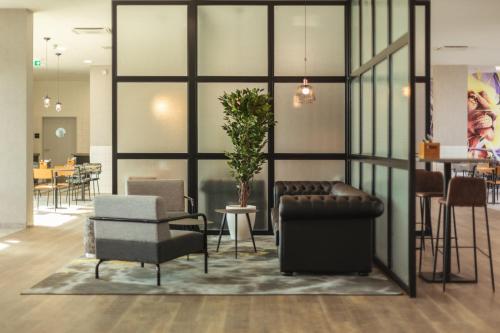 Holiday Inn - the niu, Leo Nürnberg