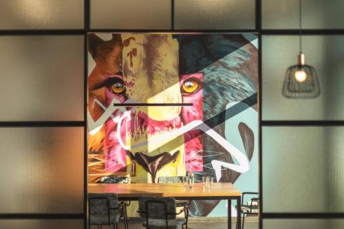 Holiday Inn - the niu, Leo Nürnberg