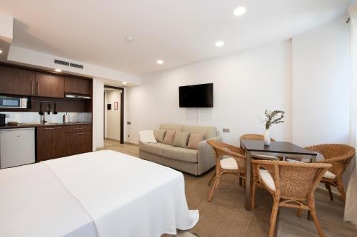 Centric Aparthotel