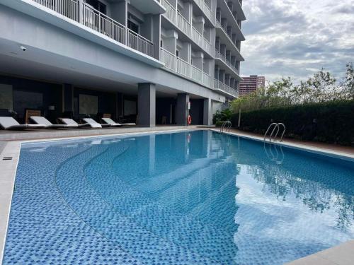 Lush Residences Makati City by darpm